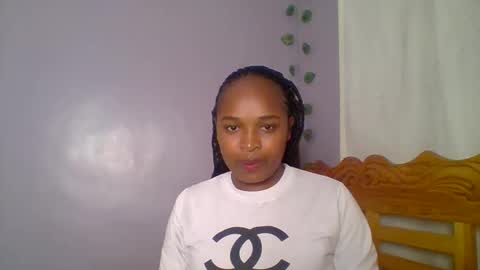 Snapshot of kiki_beby chatting on April 21, 2026, 12:44 pm Angela online show from April 21, 2026, 12:44 pm