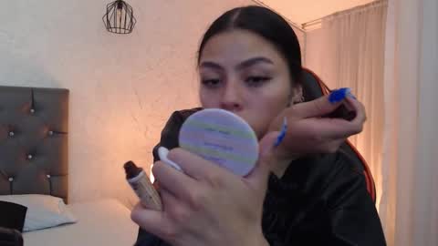 kIKI online show from February 26, 2026, 5:06 am