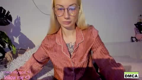 Snapshot of kiki_cute__ chatting on September 26, 2025, 7:40 pm Kiki online show from September 26, 2025, 7:40 pm