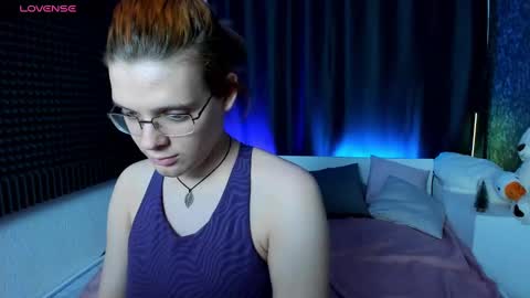 Kiki online show from December 25, 2024, 2:13 pm