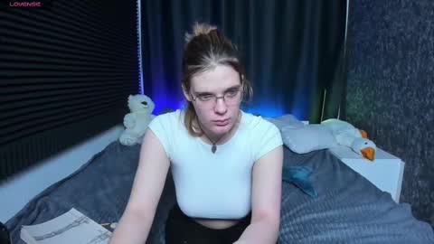 Kiki online show from February 15, 2025, 4:45 pm