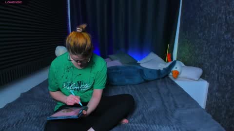 Kiki online show from February 27, 2025, 4:43 pm