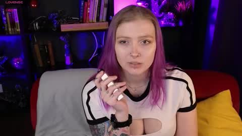 Snapshot of kiki_shay chatting on February 5, 2026, 9:41 pm Kiki online show from February 5, 2026, 9:41 pm