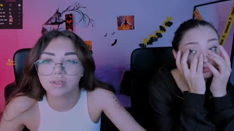 Snapshot of kiki_swan chatting on November 4, 2025, 9:08 am kiki_swan online show from November 4, 2025, 9:08 am