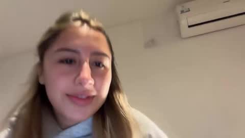 kikibae2 online show from November 1, 2025, 2:57 am