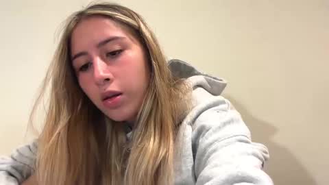 kikibae2 online show from November 3, 2025, 11:26 pm