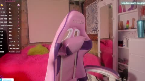 kiki online show from January 24, 2025, 8:32 pm