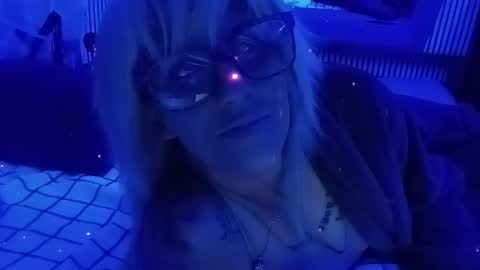 kikilovespartylights online show from November 23, 2025, 12:38 pm