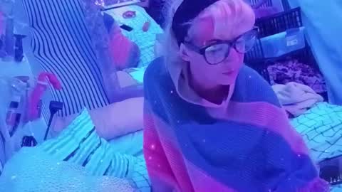 Snapshot of kikilovespartylights chatting on January 18, 2026, 2:10 pm kikilovespartylights online show from January 18, 2026, 2:10 pm