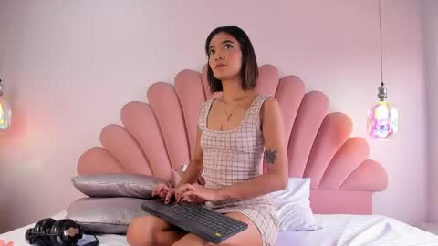 Kiki Moon online show from May 19, 2026, 7:53 pm