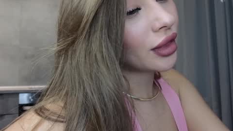 EvaAnna online show from December 1, 2024, 4:29 pm