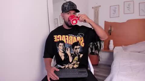 Snapshot of killua_zagarra_ chatting on October 16, 2025, 9:38 pm Kilua Muscle guy online show from October 16, 2025, 9:38 pm