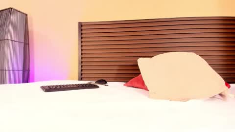 Snapshot of kim_baker1 chatting on January 7, 2026, 8:11 pm kim online show from January 7, 2026, 8:11 pm