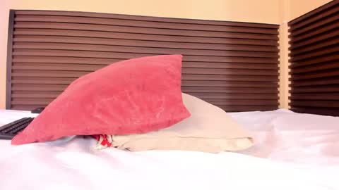 Snapshot of kim_baker1 chatting on January 8, 2026, 9:28 pm kim online show from January 8, 2026, 9:28 pm