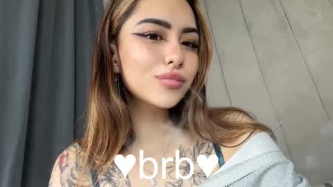 Snapshot of kim_brownie chatting on October 26, 2025, 5:02 am Kim online show from October 26, 2025, 5:02 am