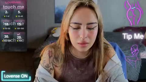 Snapshot of kim_brownie chatting on October 28, 2025, 5:22 am Kim online show from October 28, 2025, 5:22 am