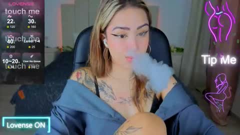 Snapshot of kim_brownie chatting on November 12, 2025, 5:19 am Kim online show from November 12, 2025, 5:19 am