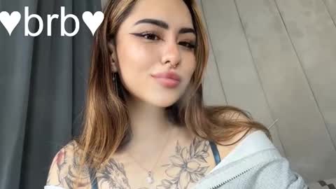 Snapshot of kim_brownie chatting on November 21, 2025, 8:24 am Kim online show from November 21, 2025, 8:24 am