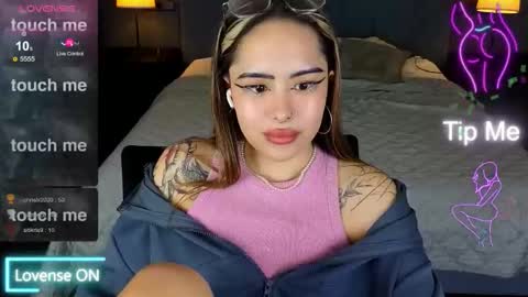 Snapshot of kim_brownie chatting on November 27, 2025, 8:27 am Kim online show from November 27, 2025, 8:27 am