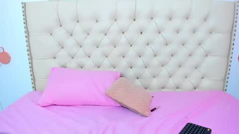 Snapshot of kim_eli chatting on December 19, 2024, 7:40 pm kim_eli online show from December 19, 2024, 7:40 pm