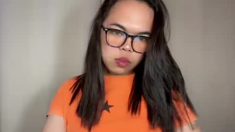 KYLIE online show from November 21, 2025, 6:06 pm