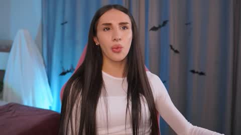 Snapshot of kim_oberlin chatting on October 18, 2025, 11:00 am Kim Oberlin online show from October 18, 2025, 11:00 am