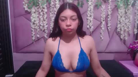 kim_sweet_69 online show from November 22, 2025, 12:15 pm