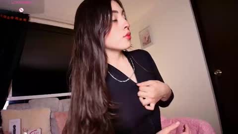 kim_tyler_ online show from November 6, 2025, 11:26 pm