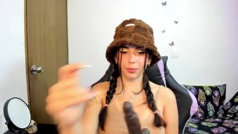 Snapshot of kimberly0825 chatting on February 1, 2026, 9:57 pm kamila online show from February 1, 2026, 9:57 pm