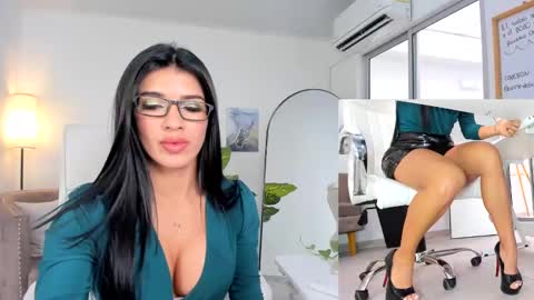 Snapshot of kimberly_hot2 chatting on December 12, 2024, 7:15 pm Melissa online show from December 12, 2024, 7:15 pm