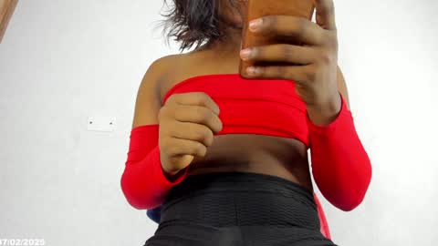 Snapshot of kimberly_house chatting on February 7, 2025, 8:44 am Kimberly 3 online show from February 7, 2025, 8:44 am