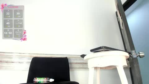 Snapshot of kimberly_house chatting on October 4, 2025, 9:02 pm Kimberly 3 online show from October 4, 2025, 9:02 pm
