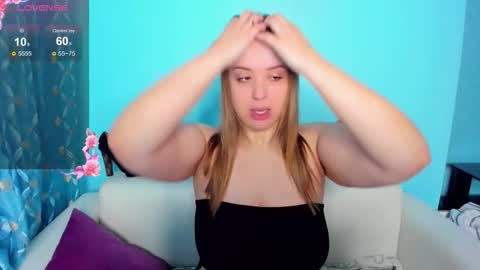 Snapshot of kimberly_mm chatting on February 8, 2026, 2:53 pm kimberly_mm online show from February 8, 2026, 2:53 pm