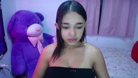 Snapshot of kimberly_slim chatting on September 23, 2025, 11:35 am Kim online show from September 23, 2025, 11:35 am
