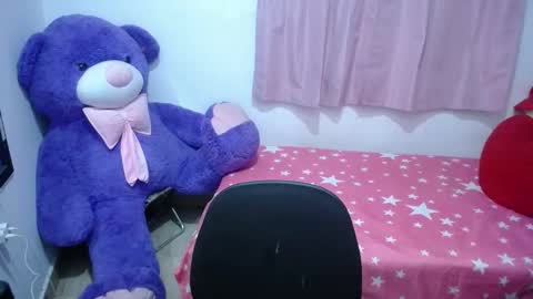 Snapshot of kimberly_slim chatting on October 30, 2025, 10:49 am Kim online show from October 30, 2025, 10:49 am