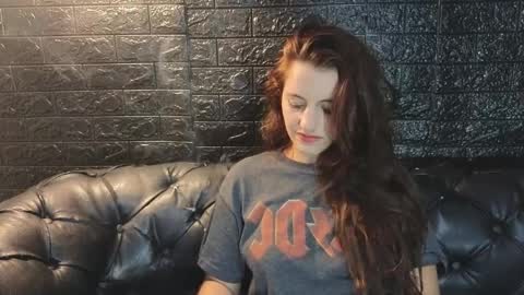 Snapshot of kimberly_swan_ chatting on April 9, 2026, 10:48 pm KIMBERLY SWAN online show from April 9, 2026, 10:48 pm