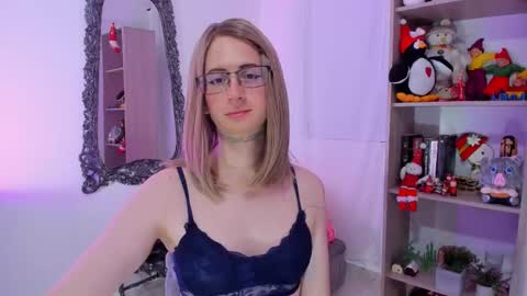 kimberly_thonson online show from December 17, 2025, 7:09 pm