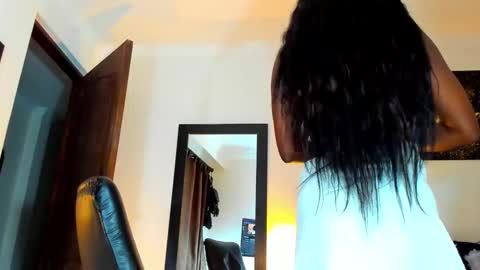 Kimberly Banks online show from November 20, 2025, 10:15 am