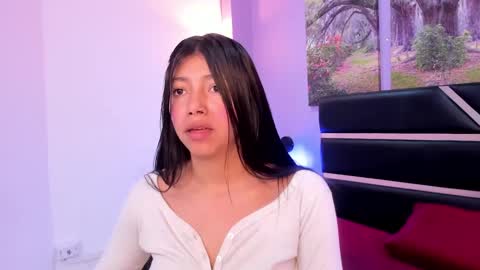 Kimberly Villalobos online show from February 10, 2025, 11:57 am