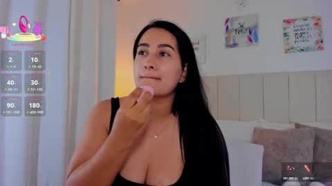 Snapshot of kimdesire__ chatting on October 5, 2025, 7:12 pm Kimber online show from October 5, 2025, 7:12 pm