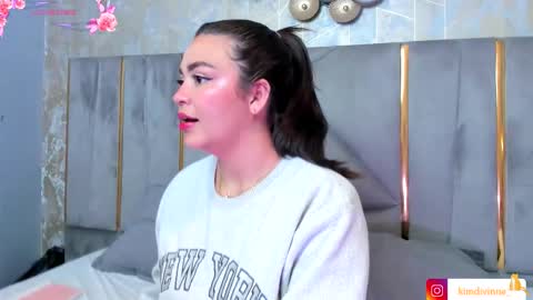 Snapshot of kimdevinne chatting on October 17, 2025, 2:37 am KIM online show from October 17, 2025, 2:37 am