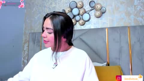 Snapshot of kimdevinne chatting on November 19, 2025, 2:11 am KIM online show from November 19, 2025, 2:11 am