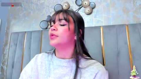 Snapshot of kimdevinne chatting on December 19, 2025, 2:18 am KIM online show from December 19, 2025, 2:18 am