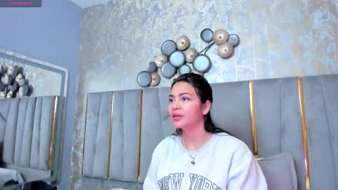 Snapshot of kimdevinne chatting on December 21, 2025, 3:35 am KIM online show from December 21, 2025, 3:35 am