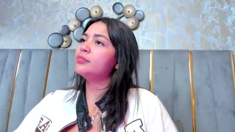 Snapshot of kimdevinne chatting on January 14, 2026, 3:01 am KIM online show from January 14, 2026, 3:01 am