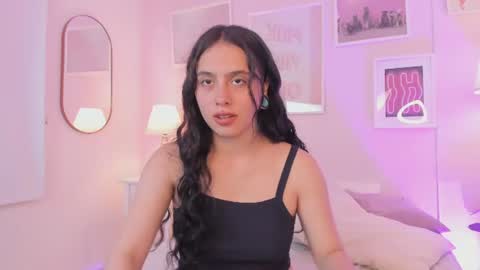 kimdyy_ online show from June 24, 2026, 7:24 pm