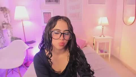 kimdyy_ online show from July 6, 2026, 7:05 pm