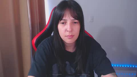 Kim 3 online show from January 21, 2025, 1:43 pm