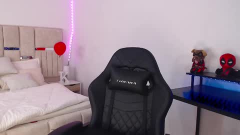 KimGeorgia online show from February 15, 2025, 11:58 pm