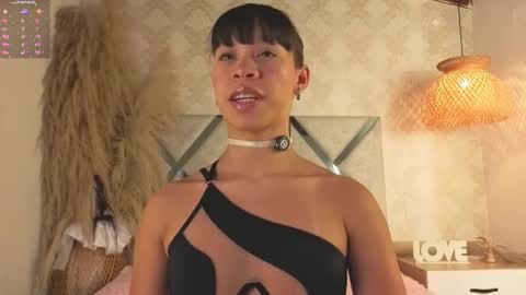 kimhilton online show from November 4, 2025, 3:38 am